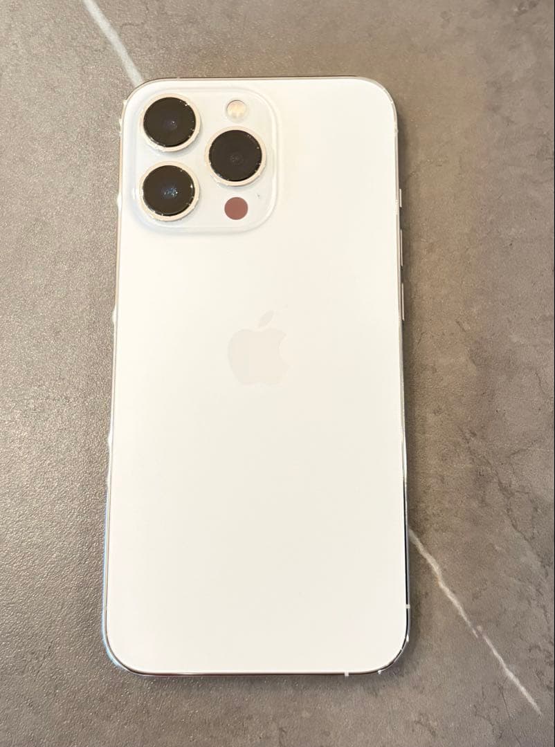 Apple iPhone 13proホワイト