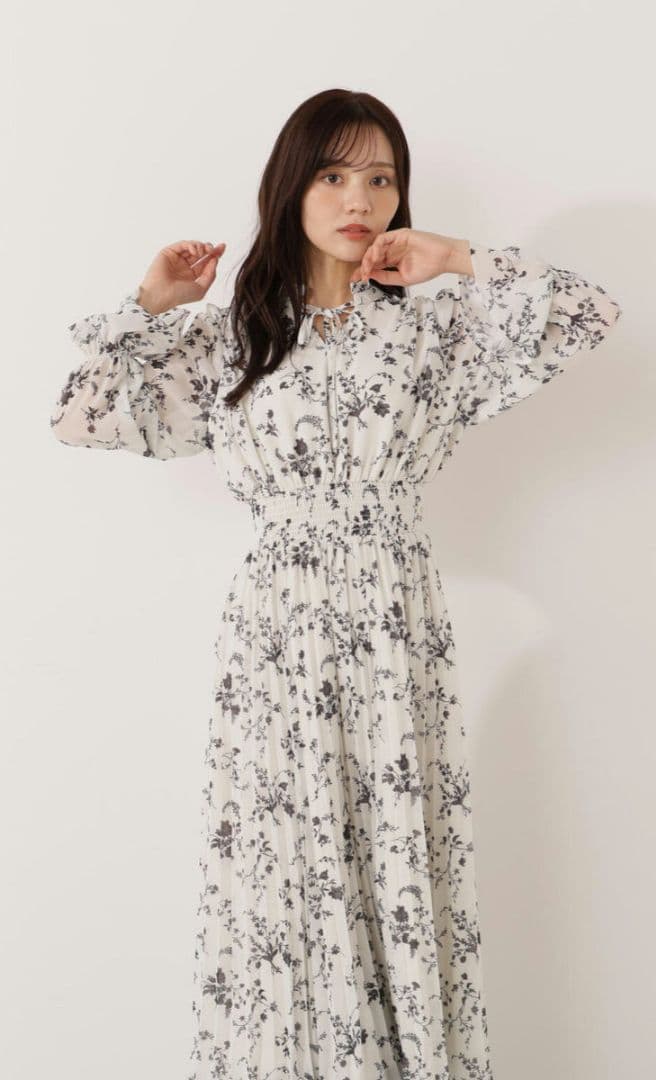 【新品】プロポーションボディドレッシング　花柄プリーツワンピース