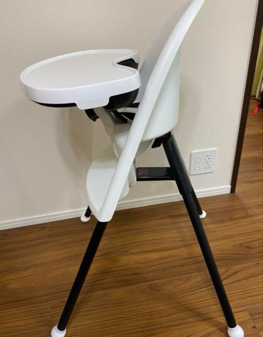 BABYBJÖRN ホワイトハイチェア　ベビービョルン　ハイチェア　ハーネス付き