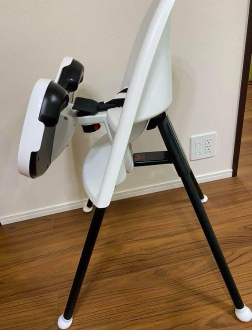 BABYBJÖRN ホワイトハイチェア　ベビービョルン　ハイチェア　ハーネス付き