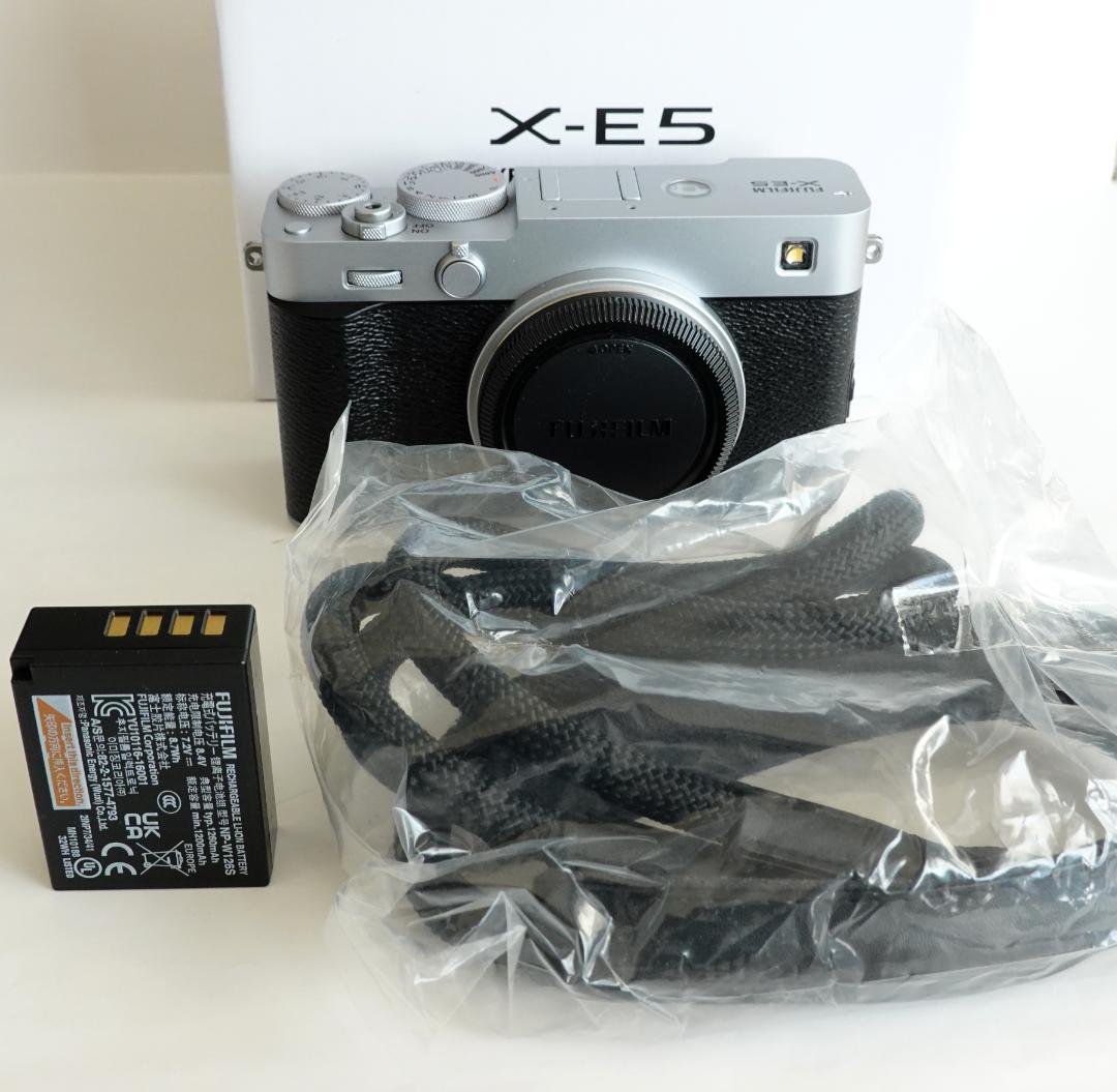 FUJIFILM X-E5 ボディ ＆ レンズおまけ付き(メーカー保証付)