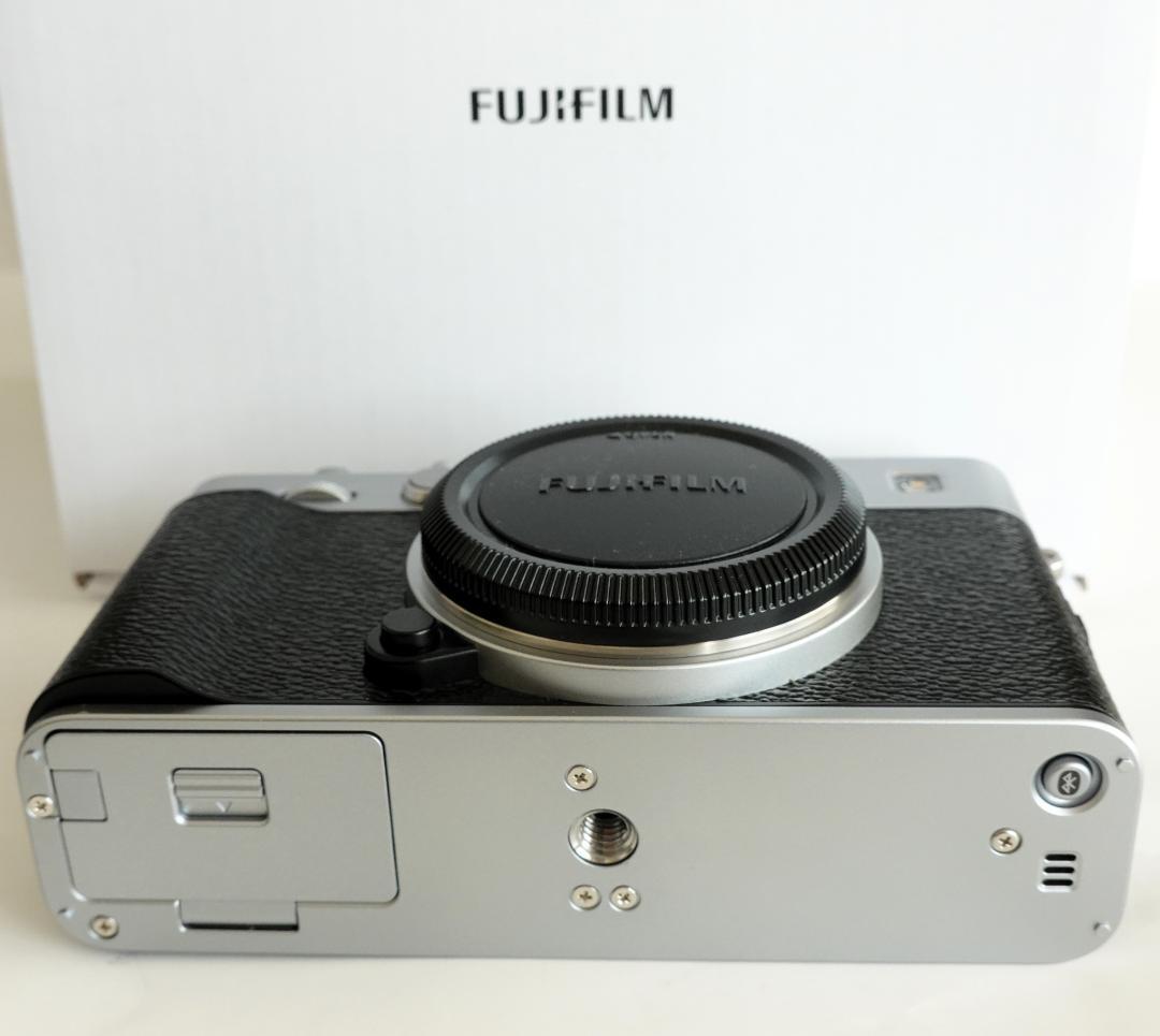 FUJIFILM X-E5 ボディ ＆ レンズおまけ付き(メーカー保証付)