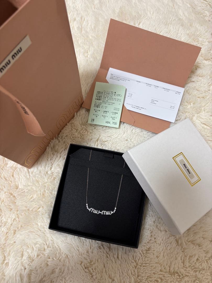 miumiuネックレス