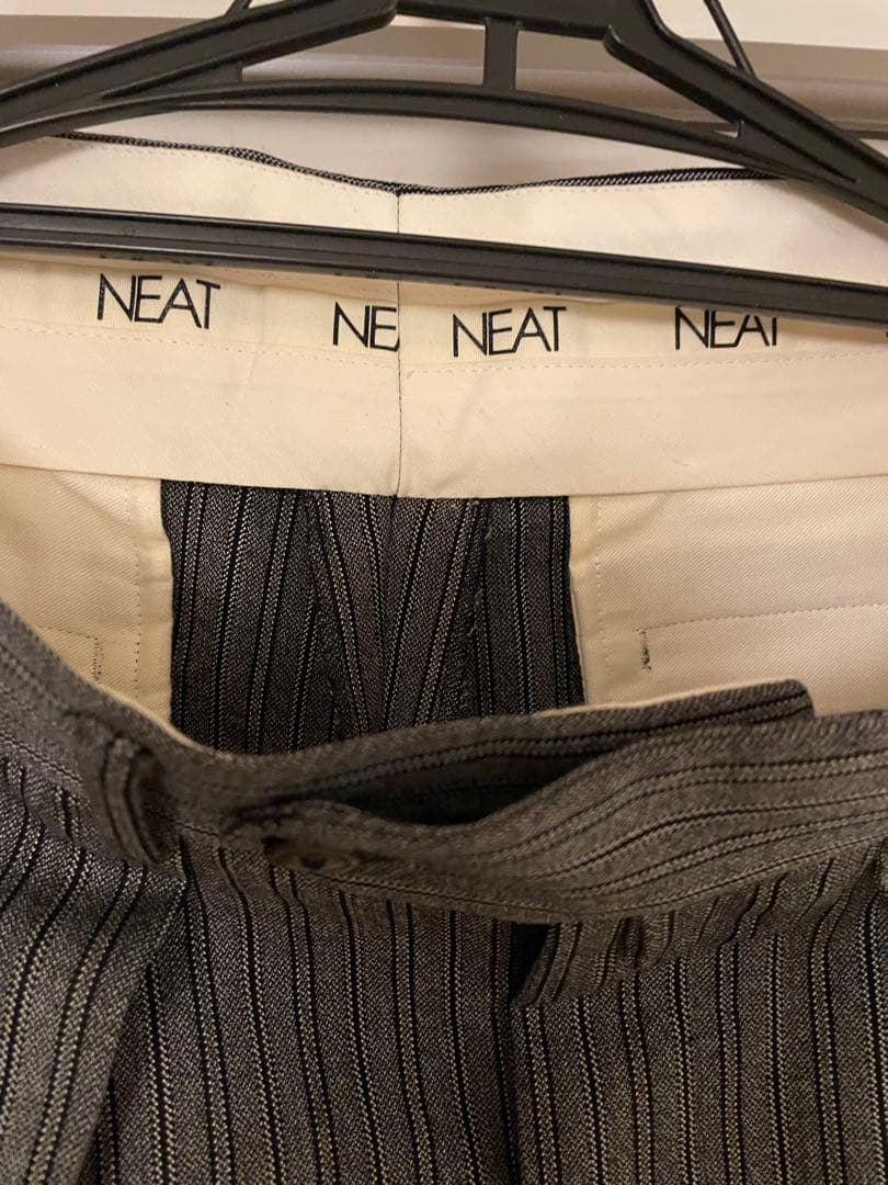 NEAT ストライプ テーパードスラックス48グレー