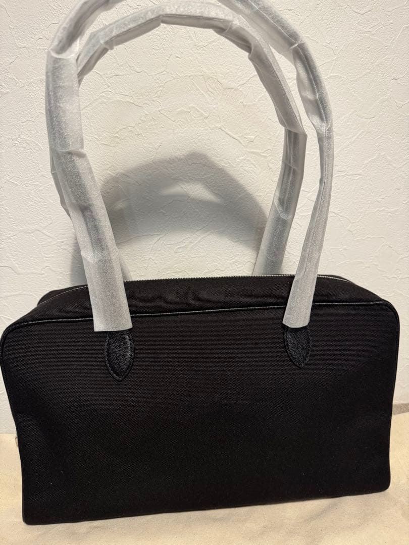 TOUT Y EST　キャンバス素材　バッグ