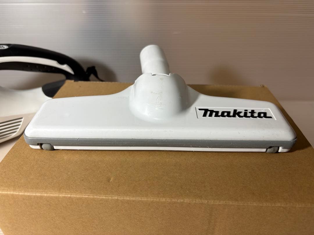 マキタ CL182FD 掃除機 クリーナー バッテリー 充電器　セット