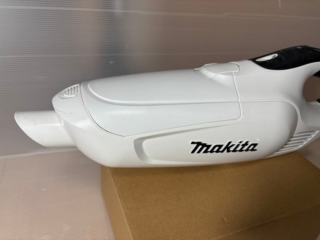 マキタ CL182FD 掃除機 クリーナー バッテリー 充電器　セット