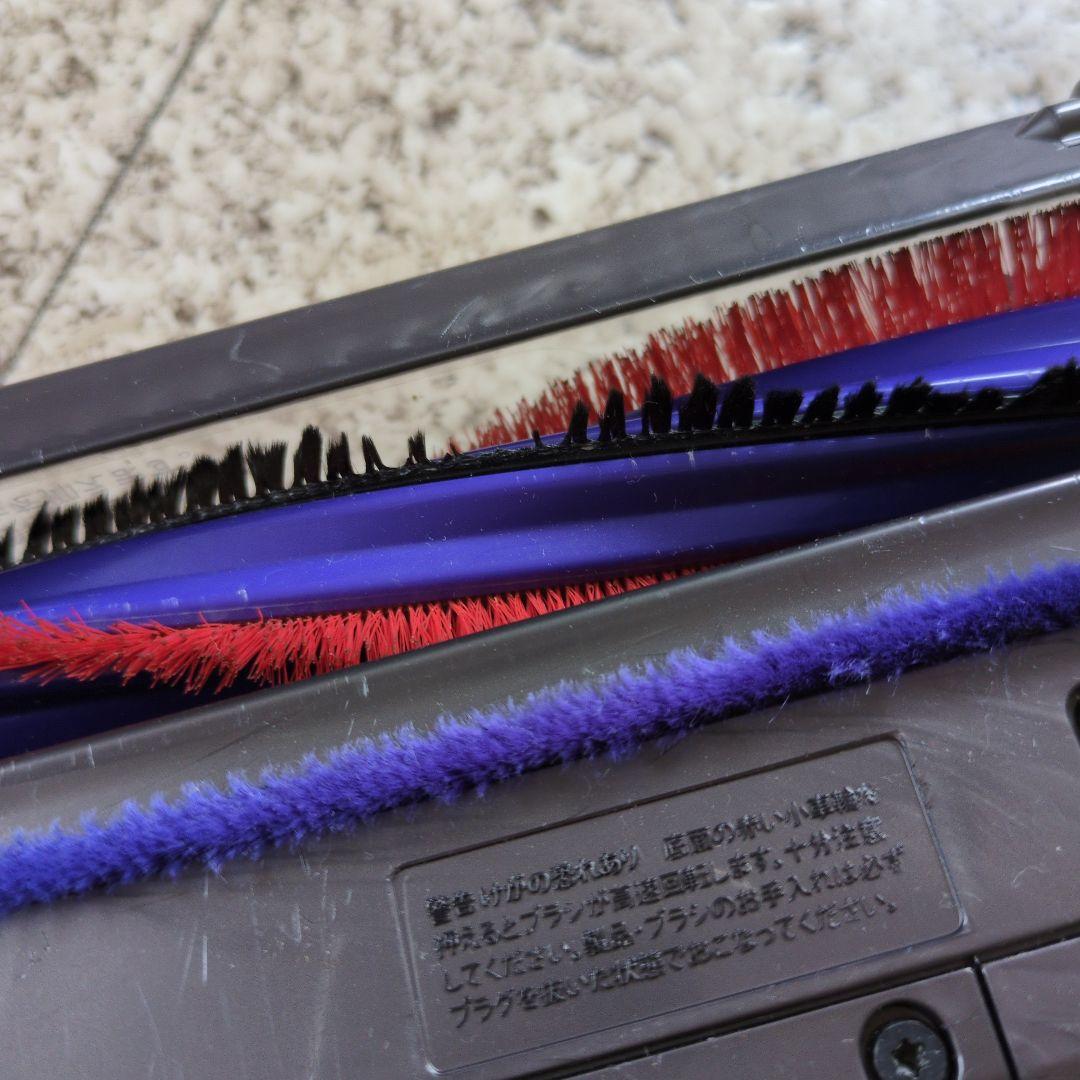 【期間限定お値下中】dyson DC63掃除機　 アタッチメント1個付　取説あり