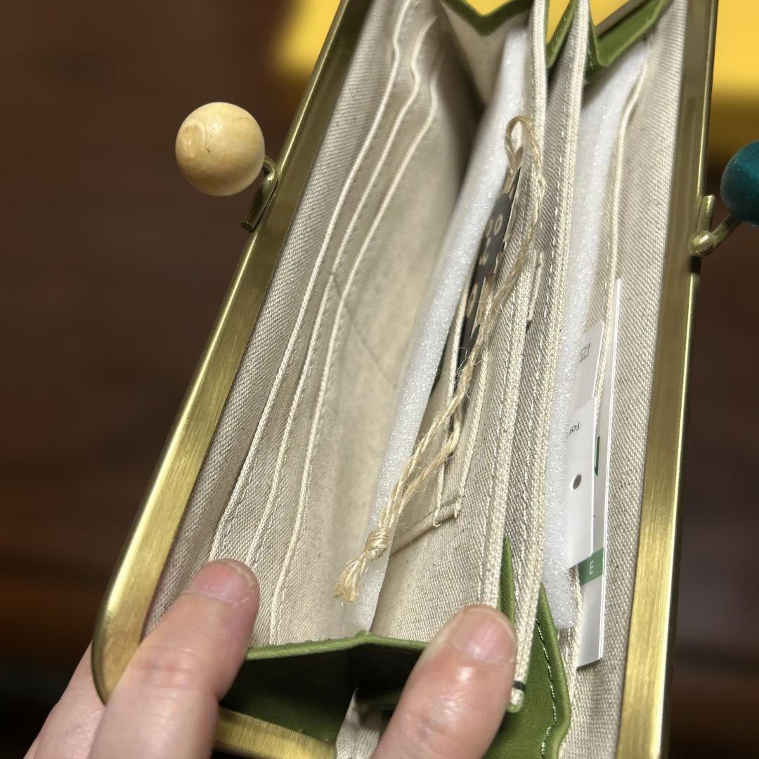 【値下げ】猫デザイン グリーン レザー長財布