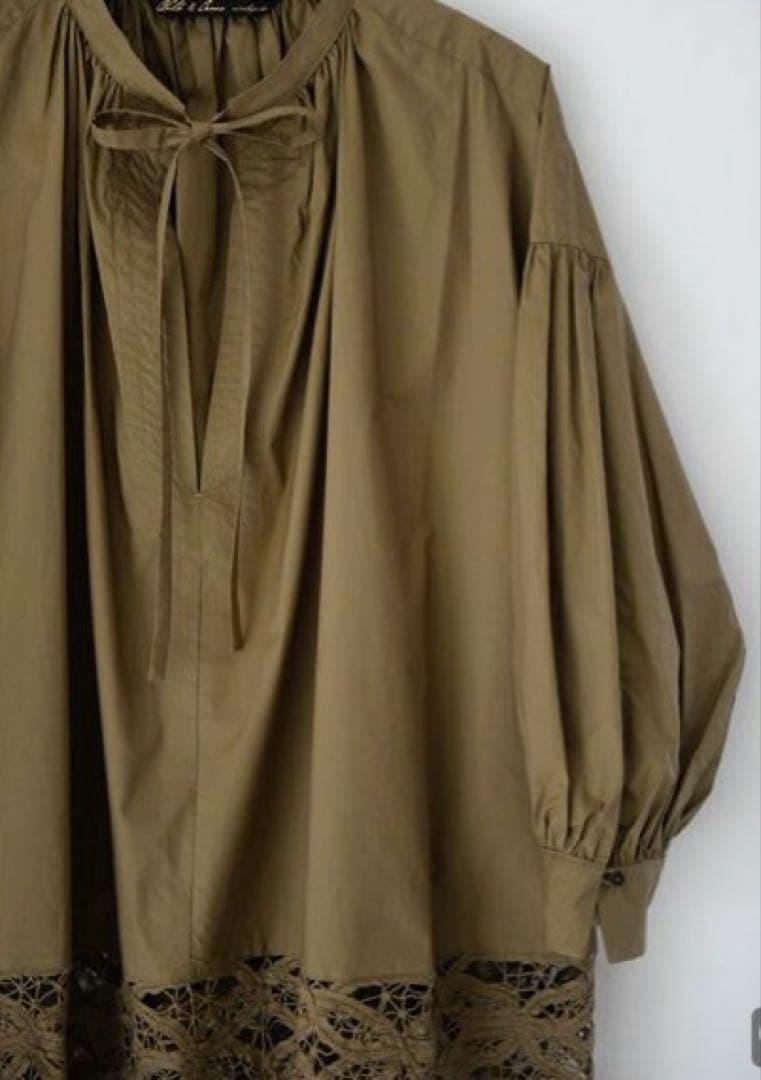 ハグオーワー　バテンレースチャーチチュニックブラウス 新品未使用