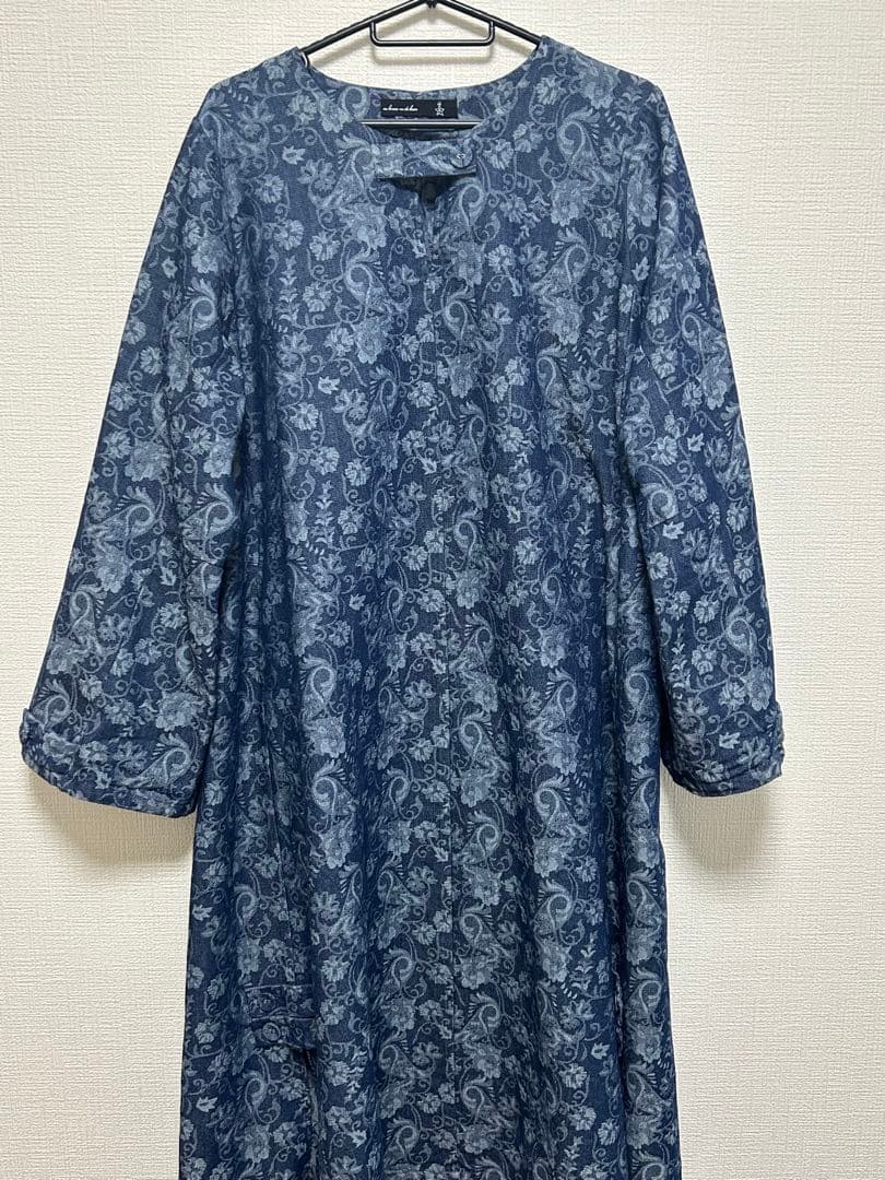 【完売品】ジャカジャンデニムＯＰ／アズノゥアズオオラカ　ペイズリー柄