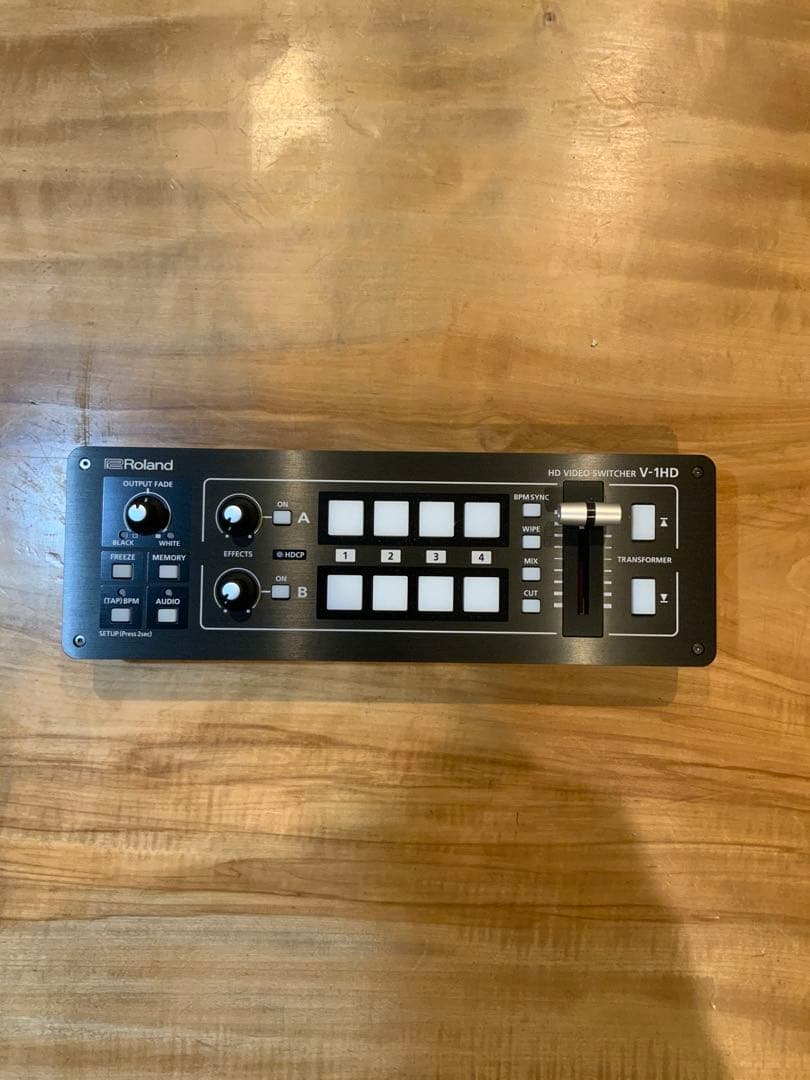Roland V-1HD HDビデオスイッチャー