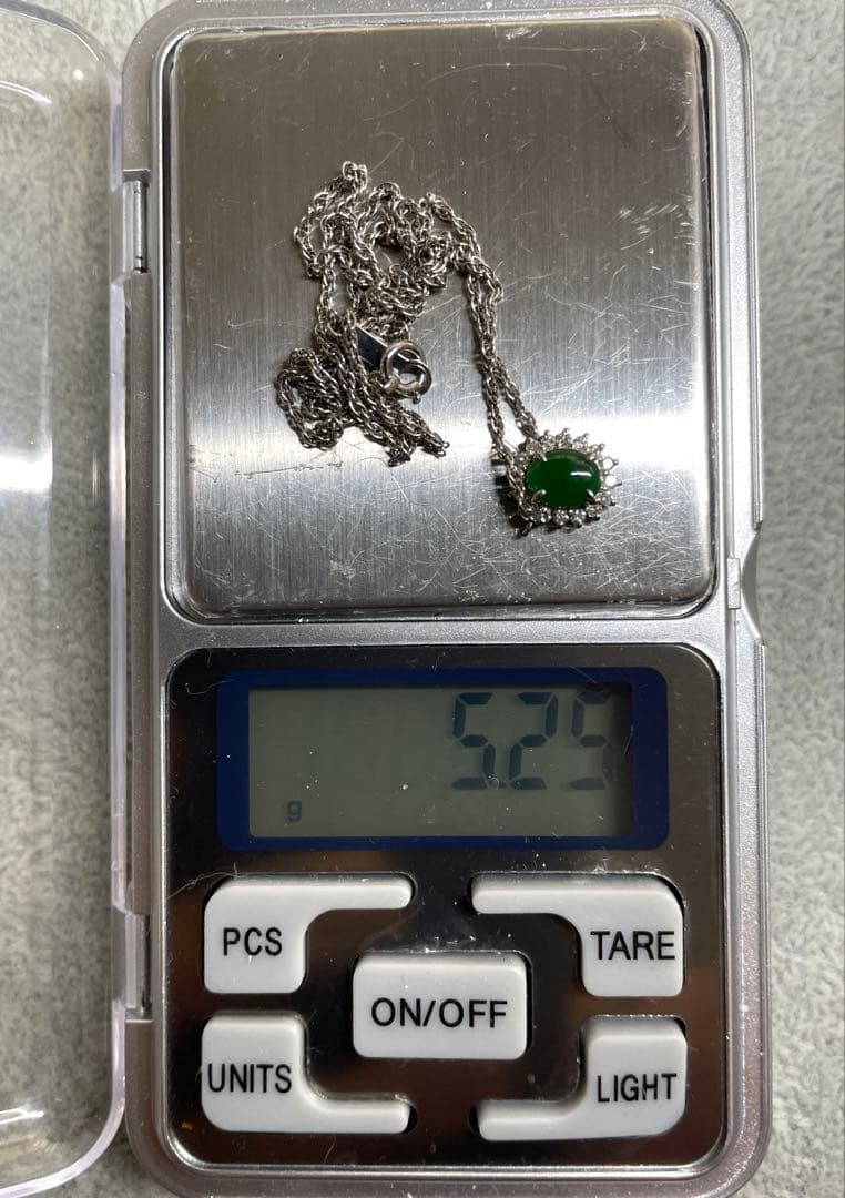 ◇Pt850◇翡翠？のプラチナネックレス◇一体型◇約5.25g◇刻印あり◇