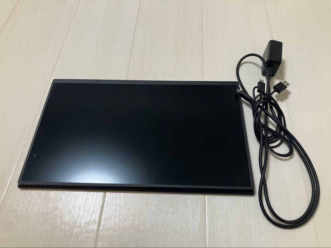 USB-C薄型モニター本体