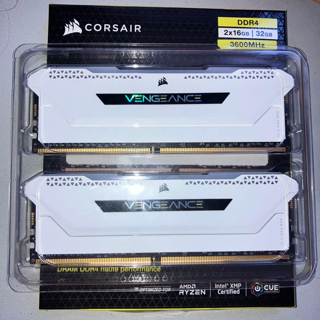 CMH32GX4M2D3600C18W DDR4 32GB(2×16GB)