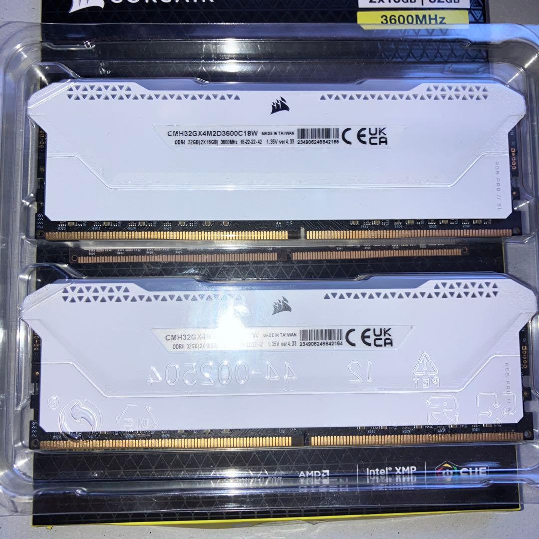 CMH32GX4M2D3600C18W DDR4 32GB(2×16GB)