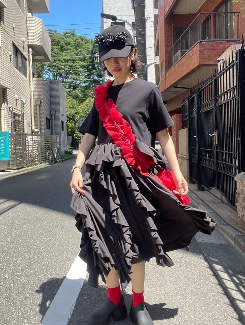 ワンピース VIVIANO Ruffle T-shirt