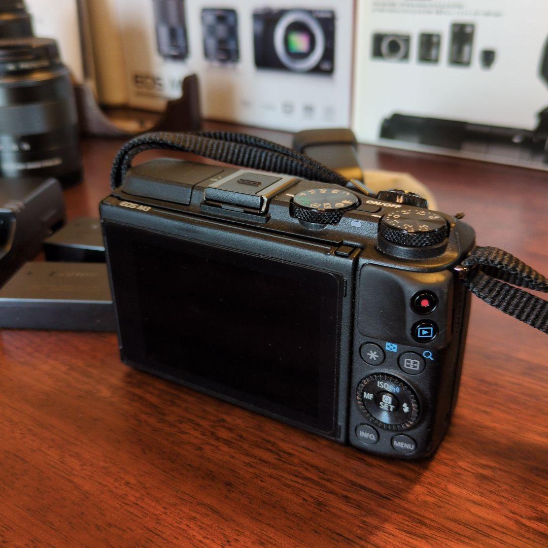 Canon EOS M3 ダブルズーム EVFキット +22mm単焦点レンズ