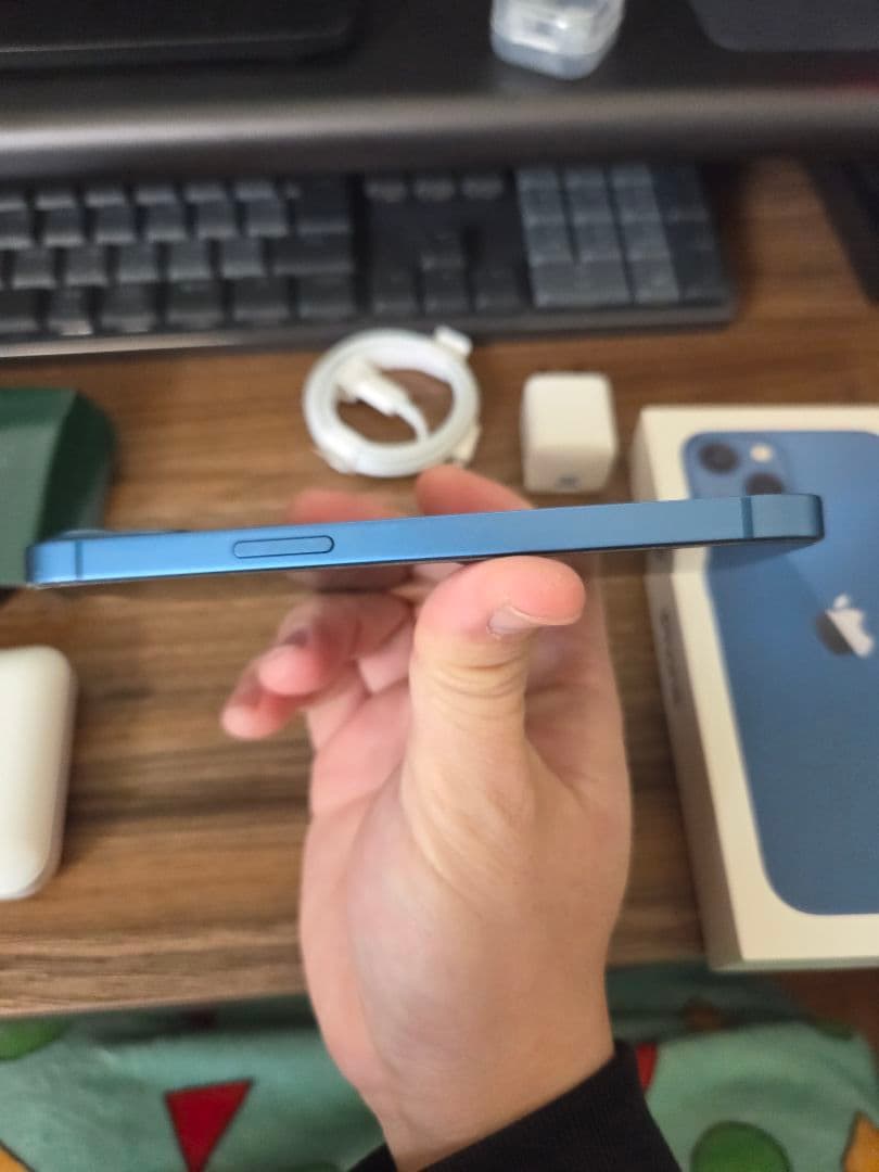 Apple iPhone 13 青色 本体 充電器付き