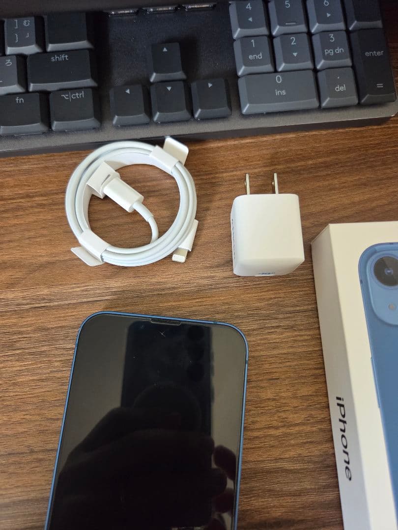 Apple iPhone 13 青色 本体 充電器付き