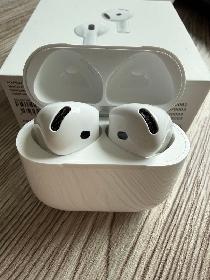 AirPods4本体 充電ケース付き　アクティブノイズキャンセル機能搭載