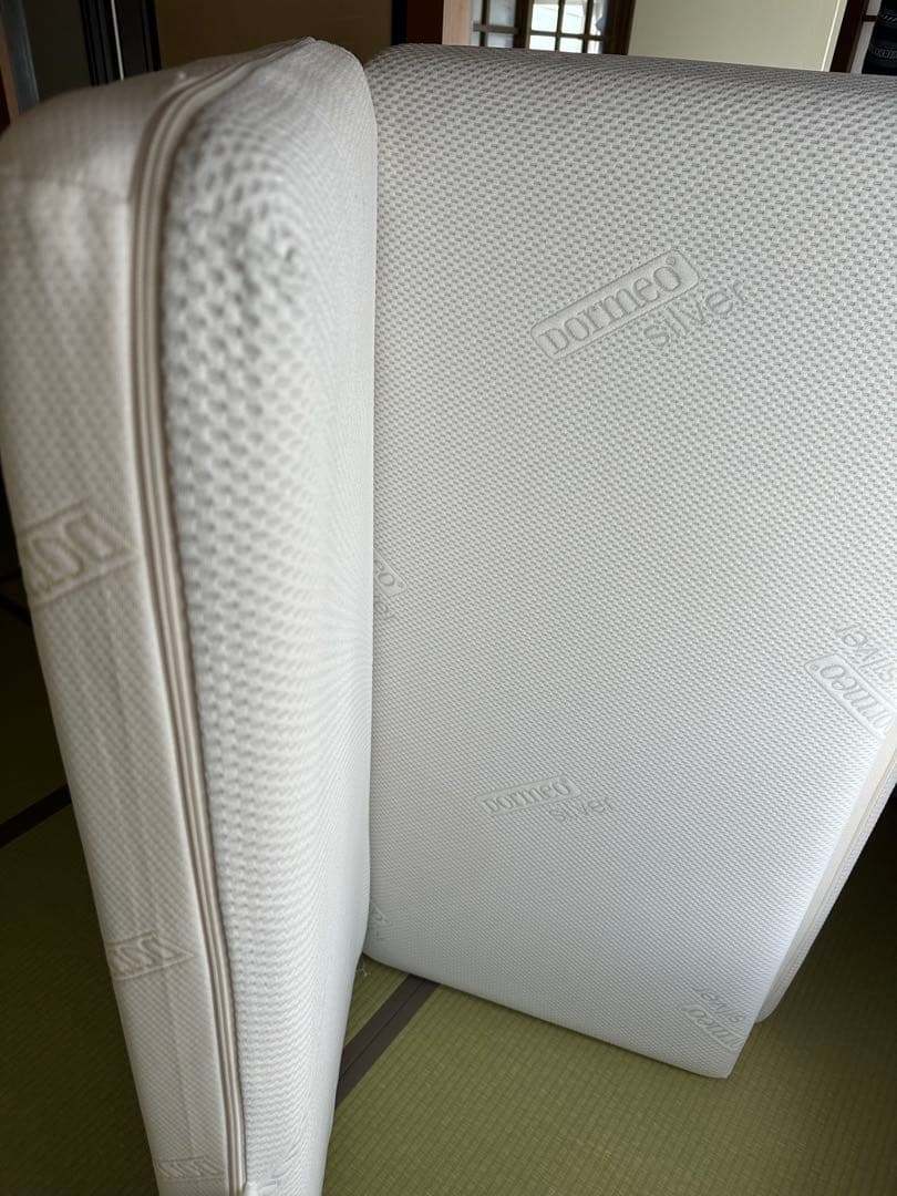 y*i様 正規品ドルメオ DORMEO 三折り マットレス ダブル