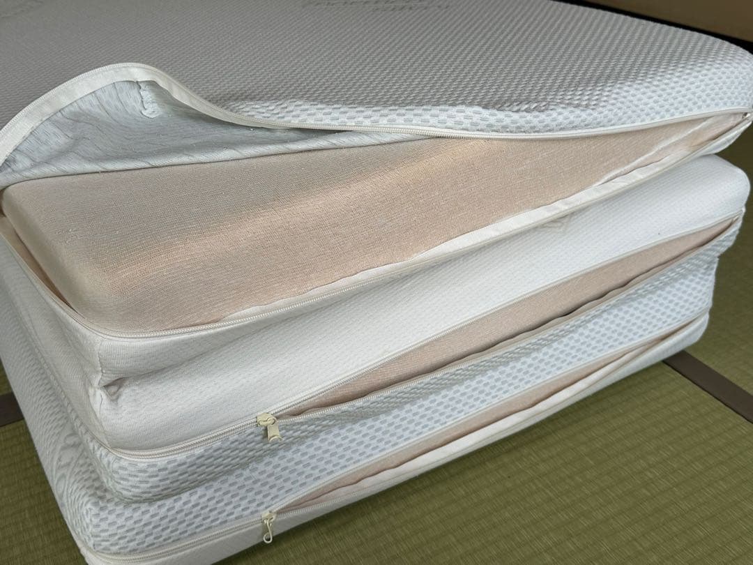 y*i様 正規品ドルメオ DORMEO 三折り マットレス ダブル