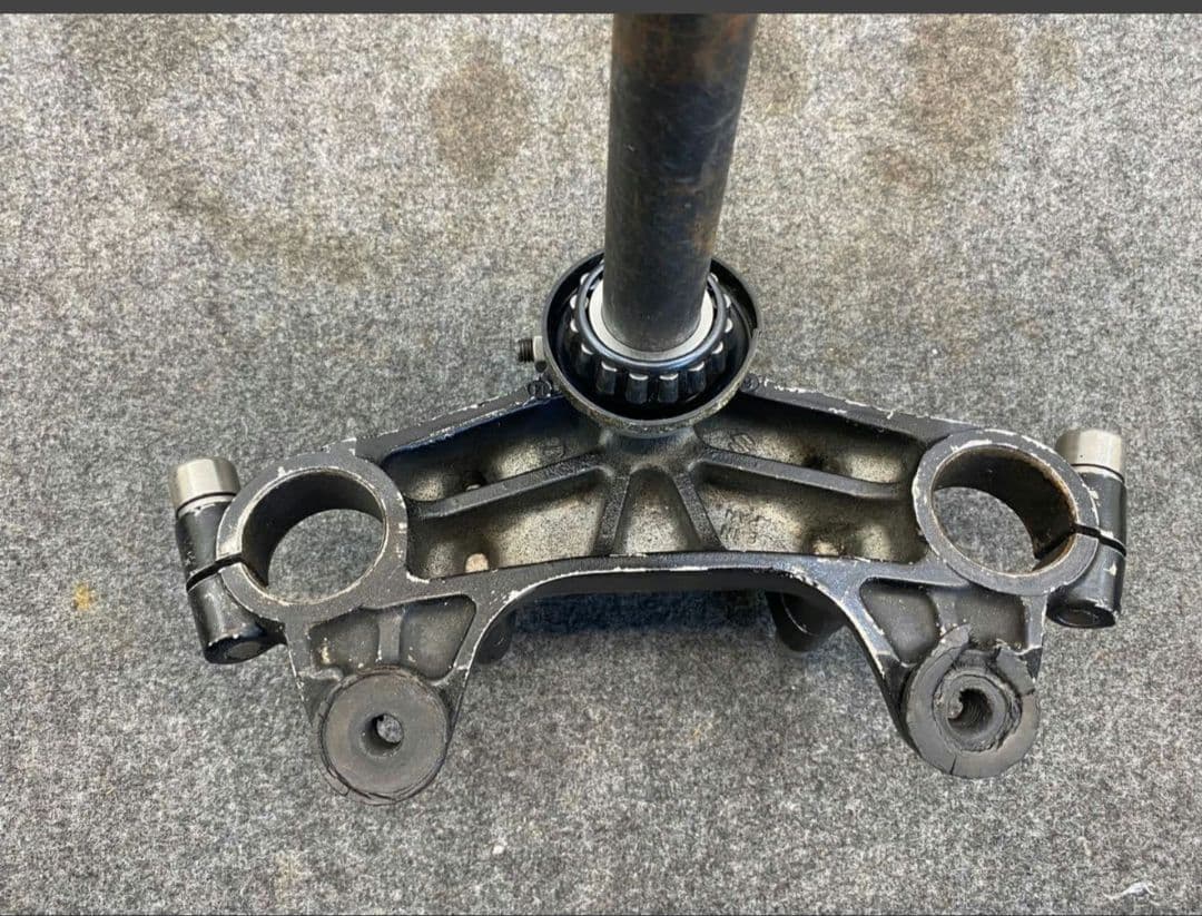 GT750 トップブリッジ ステアリングステム アンダーブラケット