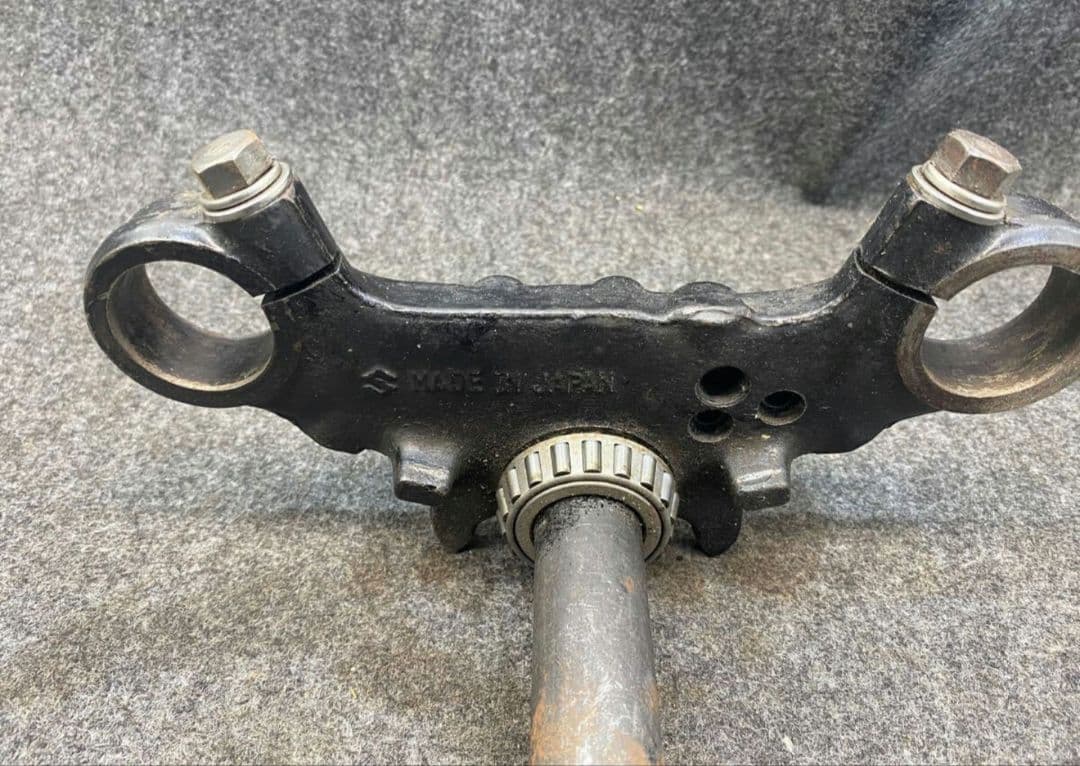 GT750 トップブリッジ ステアリングステム アンダーブラケット