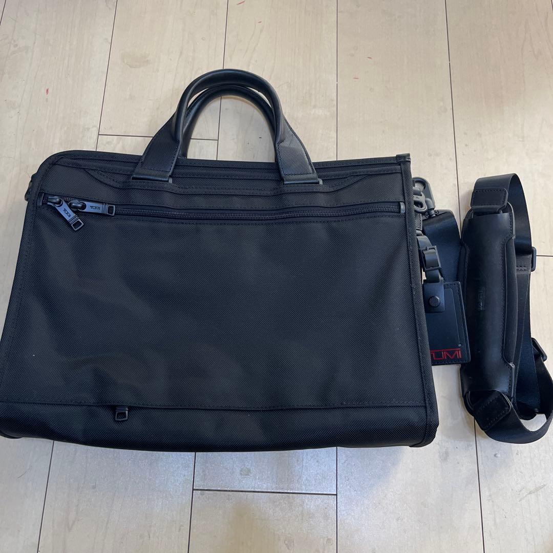 TUMI ブラック ビジネスバッグ