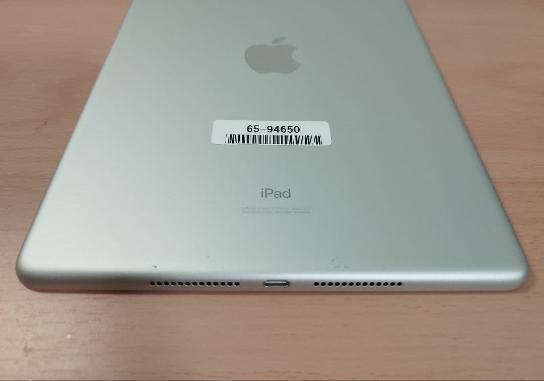 ★Apple iPad 第8世代 Wi-Fi 32GBシルバー A12/32GB