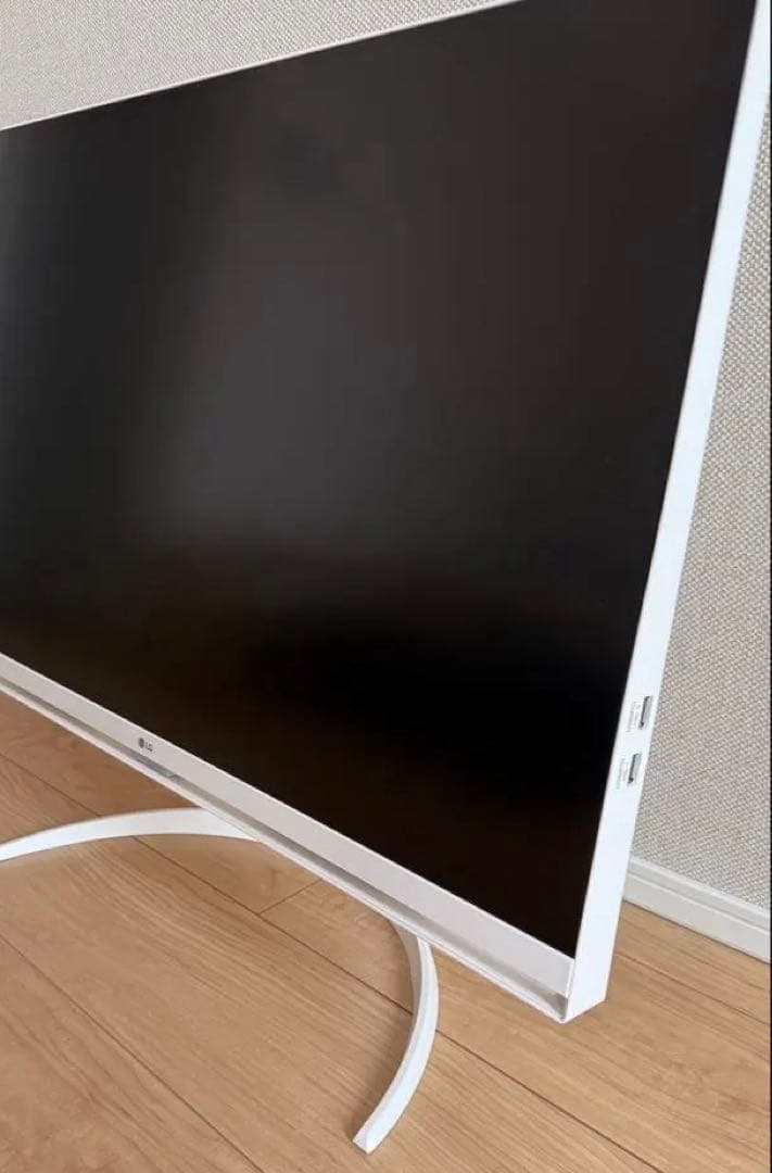 美品 LG 32インチ 4K スマートモニター 32SQ730S-H 白