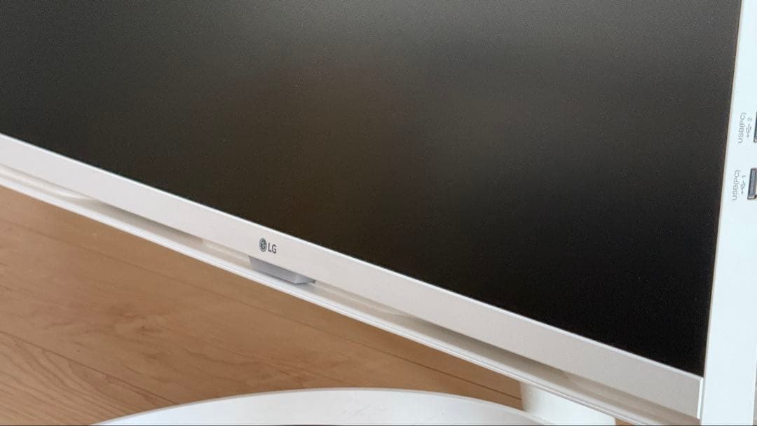 美品 LG 32インチ 4K スマートモニター 32SQ730S-H 白