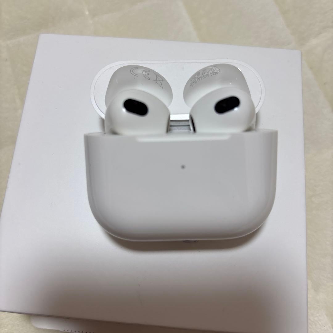 Tata　AirPods (第3世代) 本体