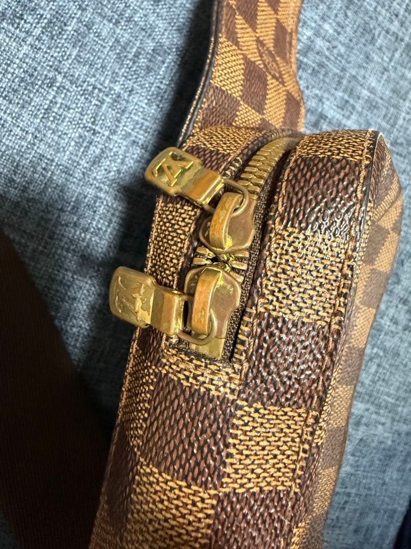 ルイ・ヴィトン　ボディーバッグ　ダミエ