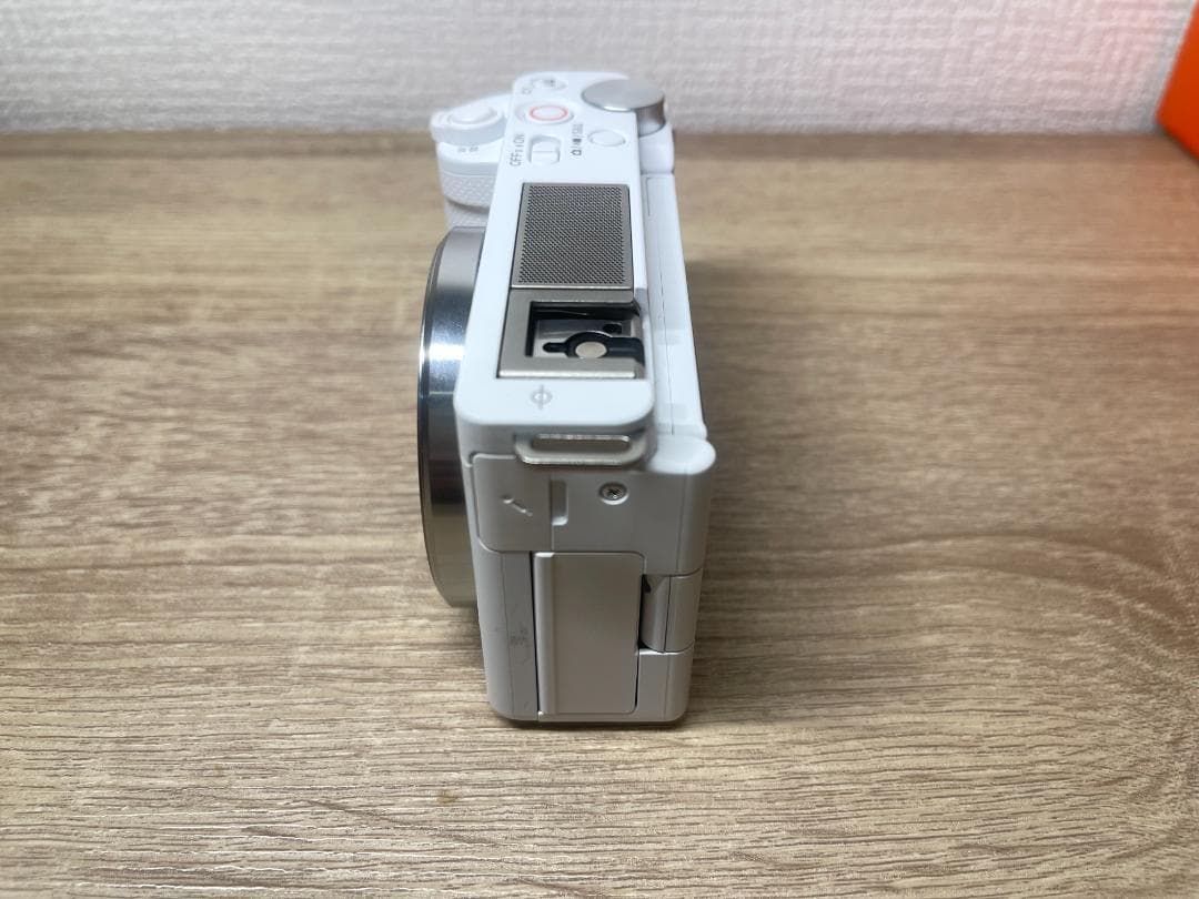 SONY ZV-E10 ホワイト【グリップ+SDカード(256GB)付き】