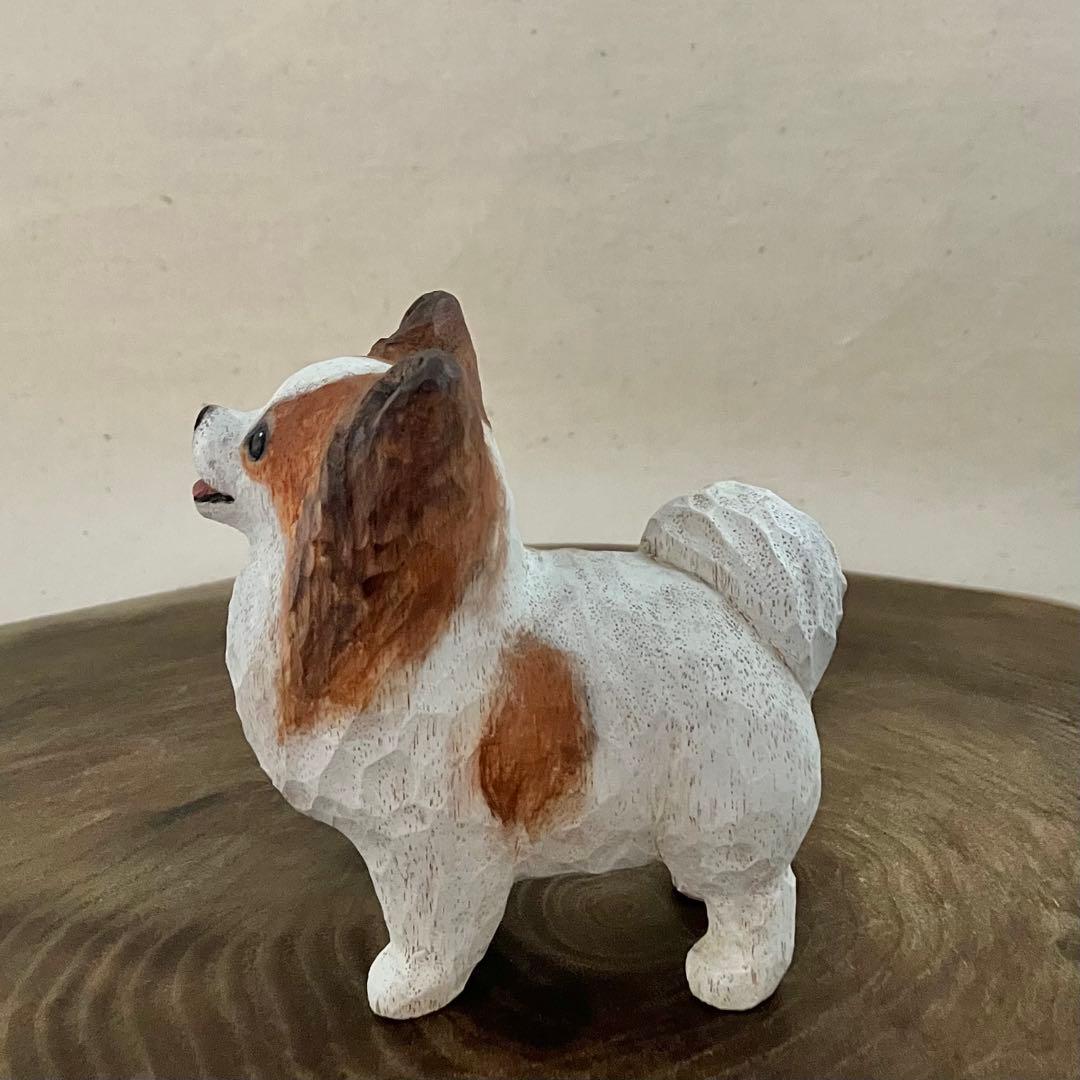 木彫りのパピヨン