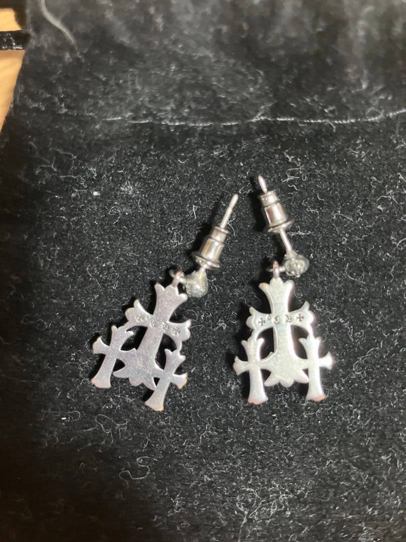 クロムハーツ クロスドロップピアス