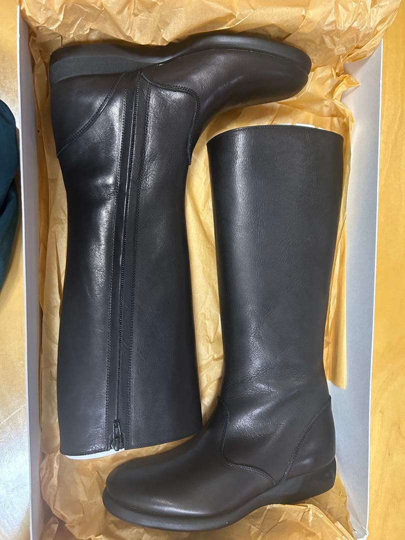 (新品未使用)ヨーガンレール ロングブーツ　ブラック23.5センチ