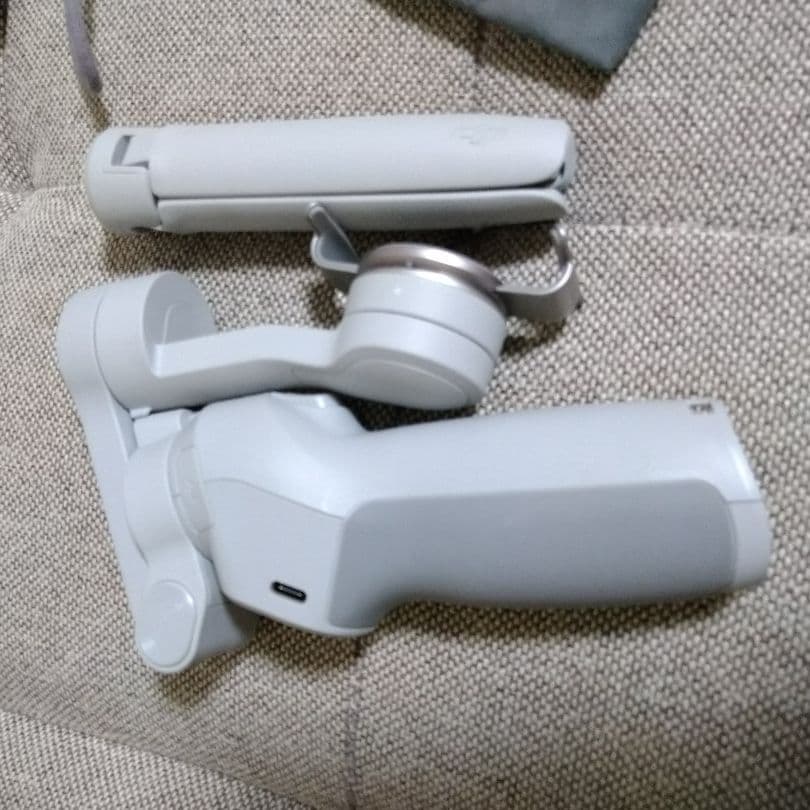dji OM4 スマホスタビライザー スマホスタンド 自撮り棒 自動追尾 美品