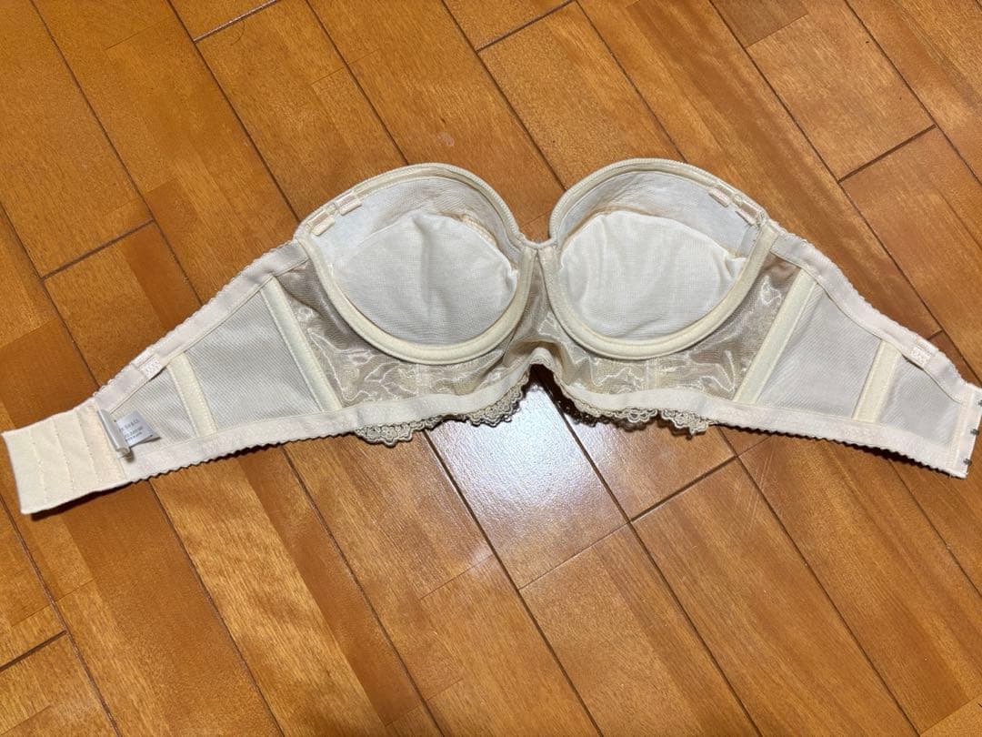 【最終値下げ】フォーシスアンドカンパニー　ブライダルインナーC70