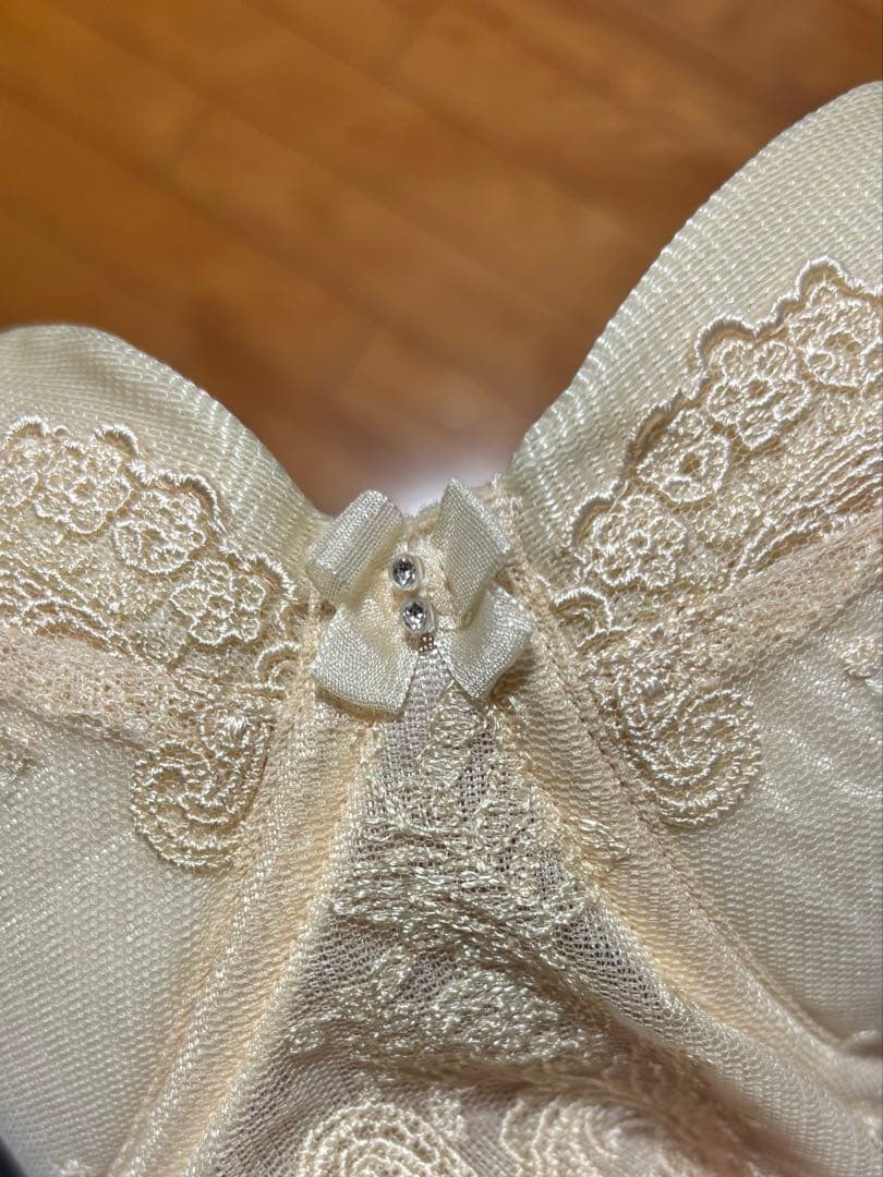 【最終値下げ】フォーシスアンドカンパニー　ブライダルインナーC70