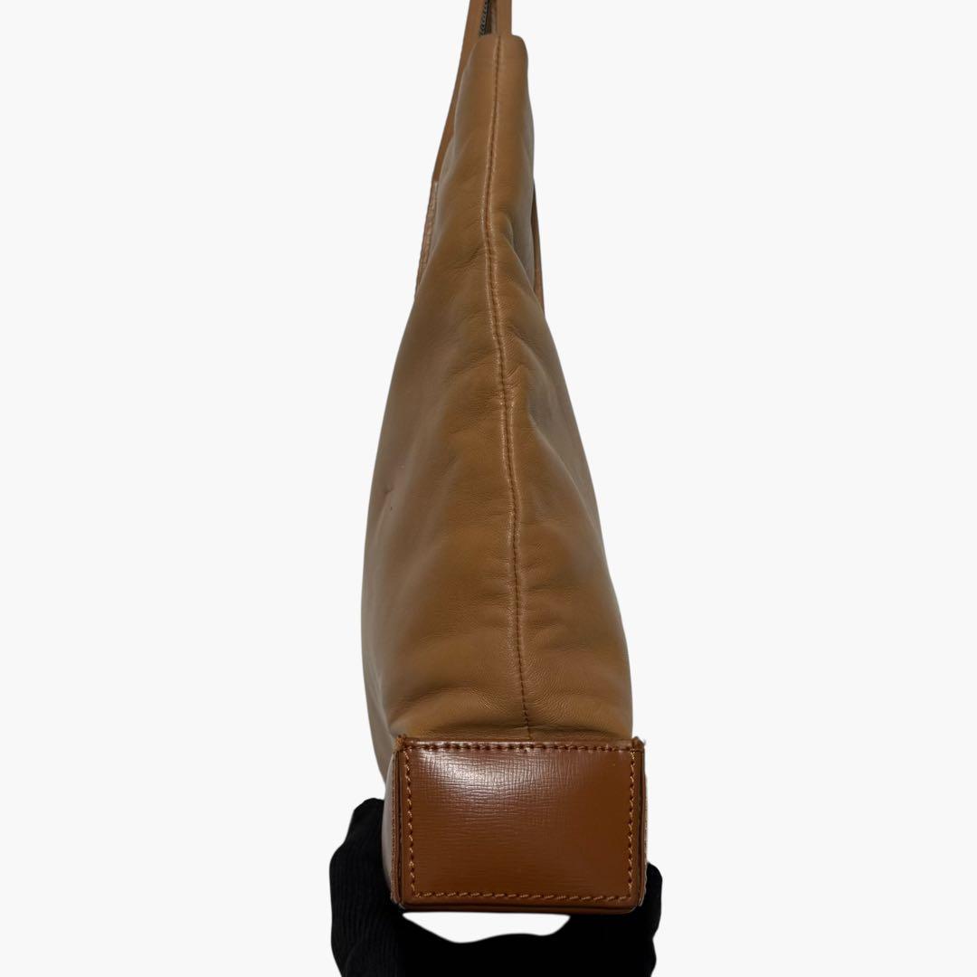 美品✨LOEWE ロエベ　ロゴ型押し　ハンドバッグ　A5収納可