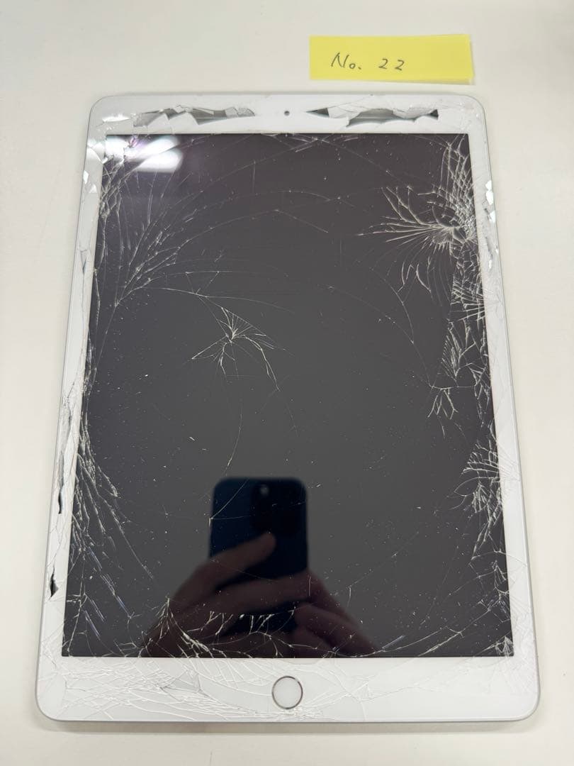 iPad第8世代 Wi-Fi 32GB シルバー ジャンク022