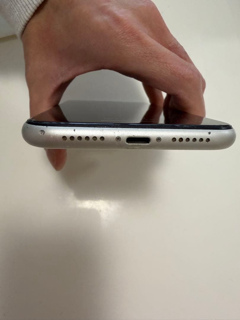 Apple iPhone 11 ホワイト 本体128GB 美品