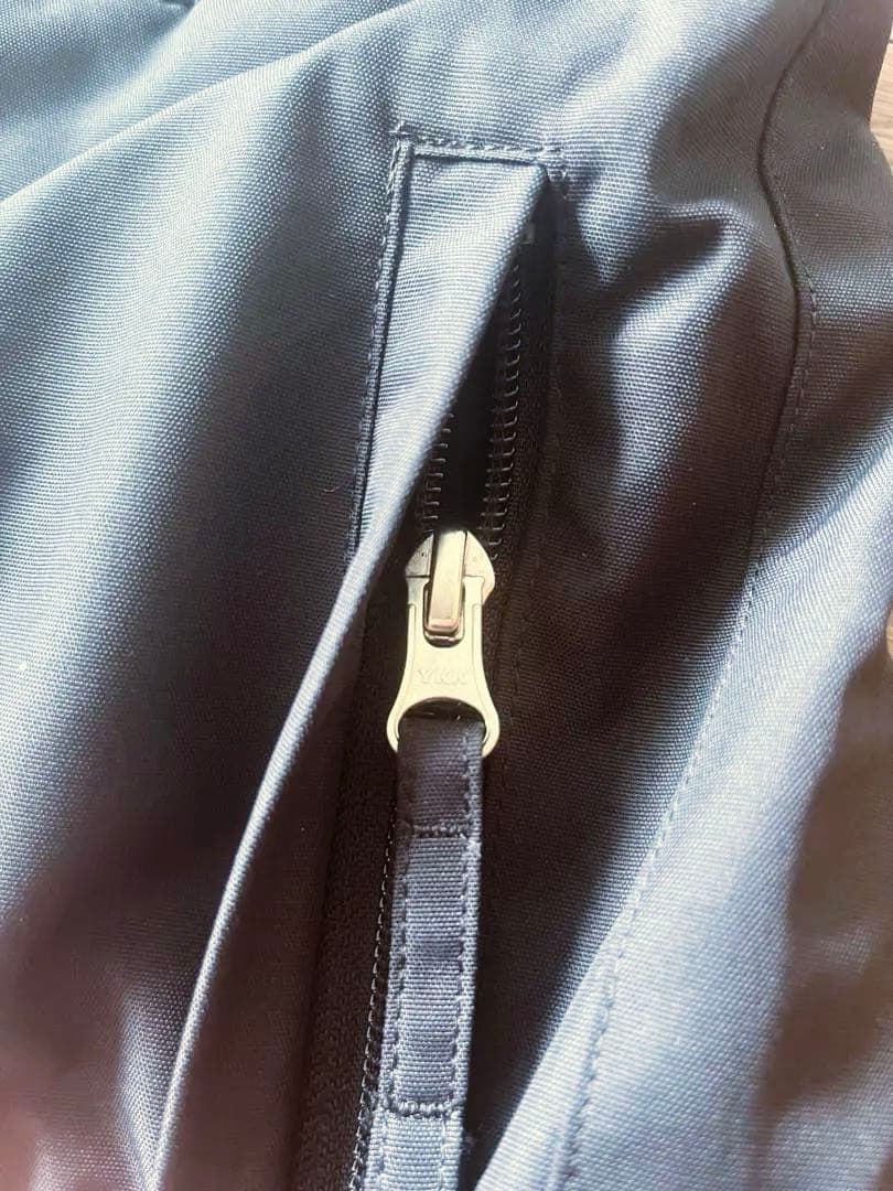 【値下げ！】デサント 子供用スキーウェア上下145〜165+ヘルメット・ゴーグル