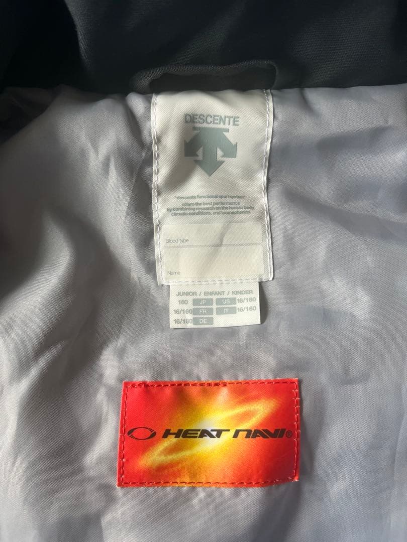 【値下げ！】デサント 子供用スキーウェア上下145〜165+ヘルメット・ゴーグル