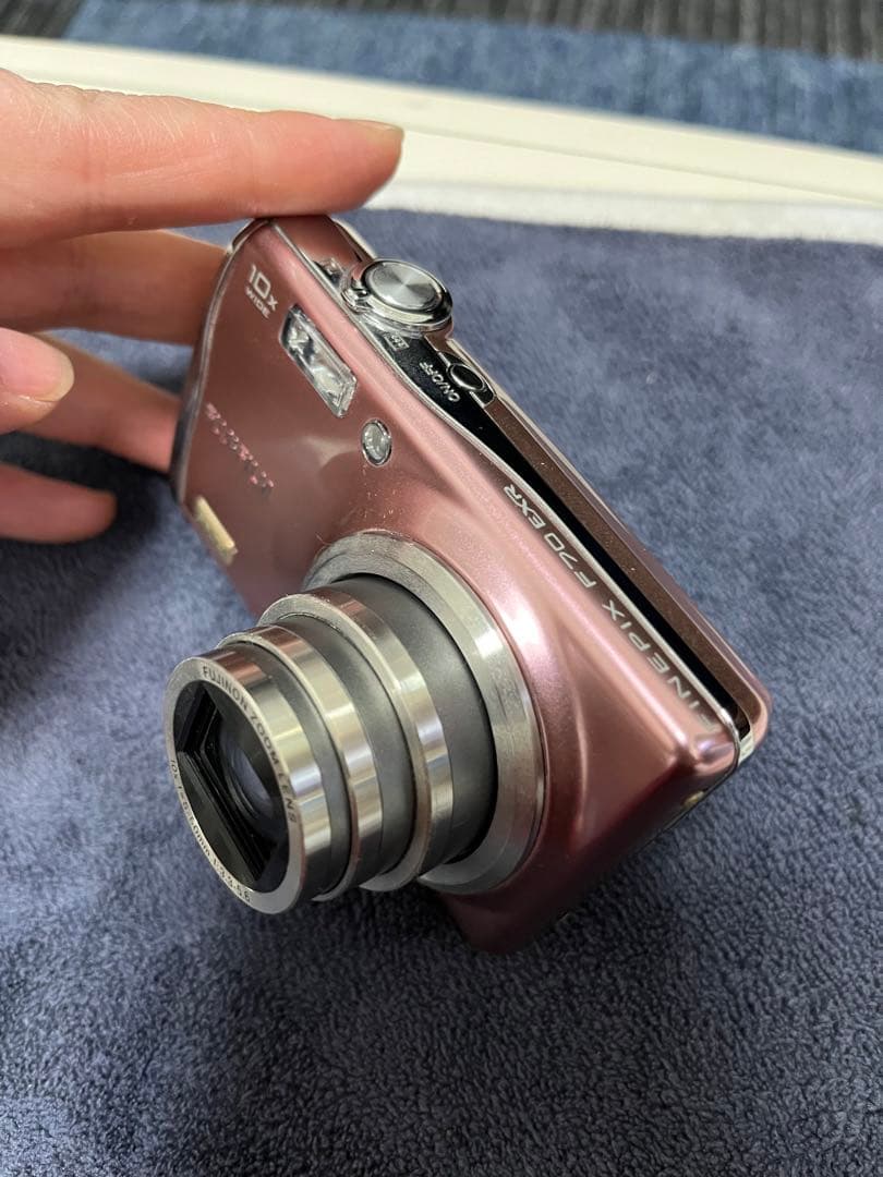 フジフィルム FinePix F70EXR ピンク