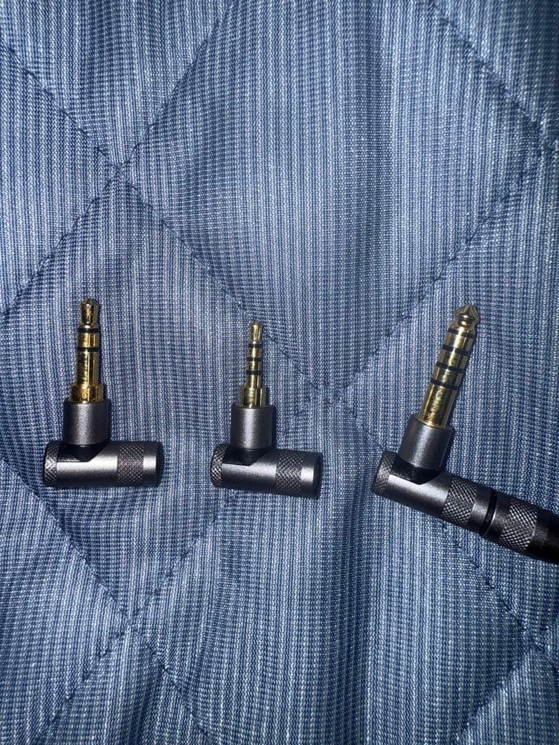 qdc uranus リケーブル可能 有線イヤホン