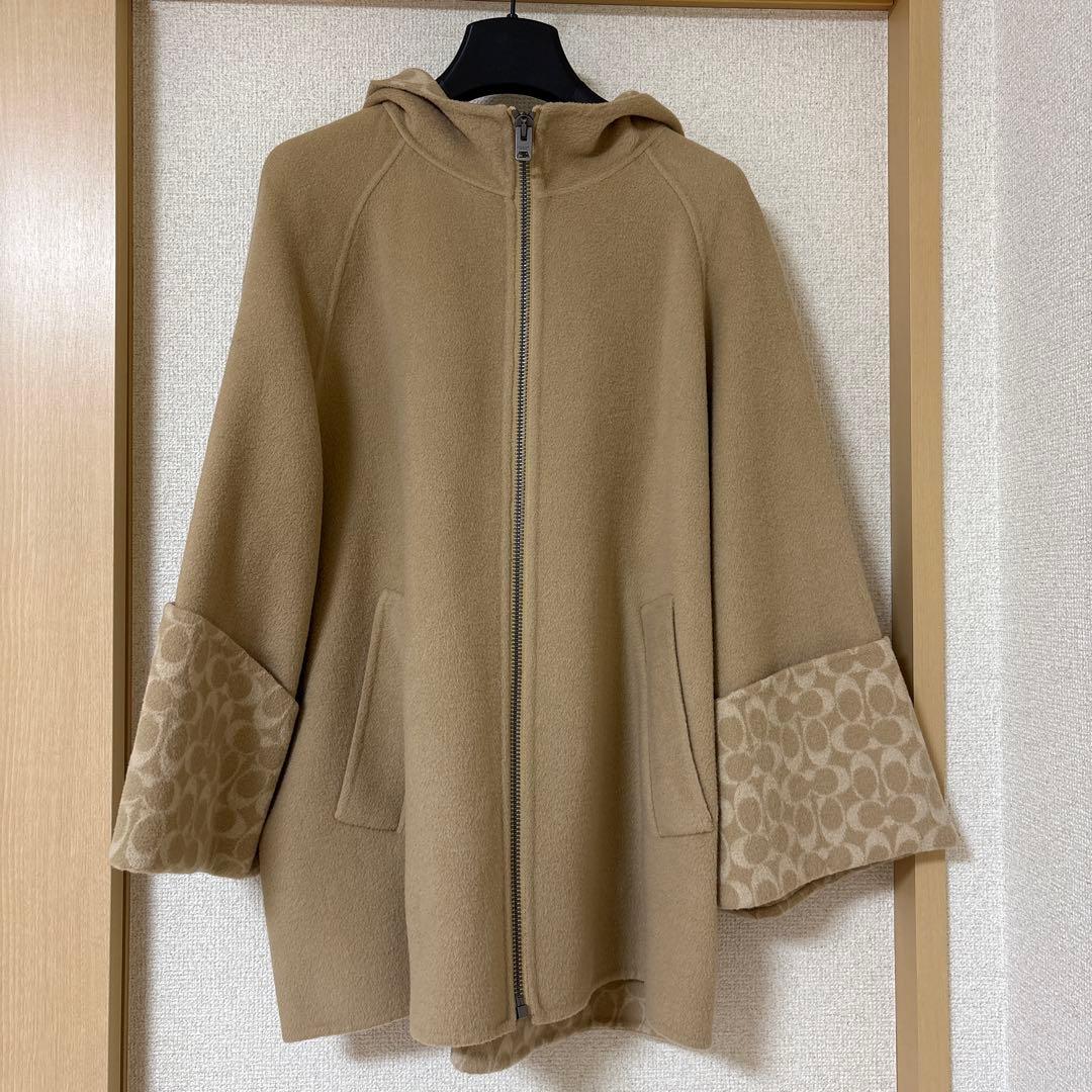 COACH フード付きベージュポンチョ